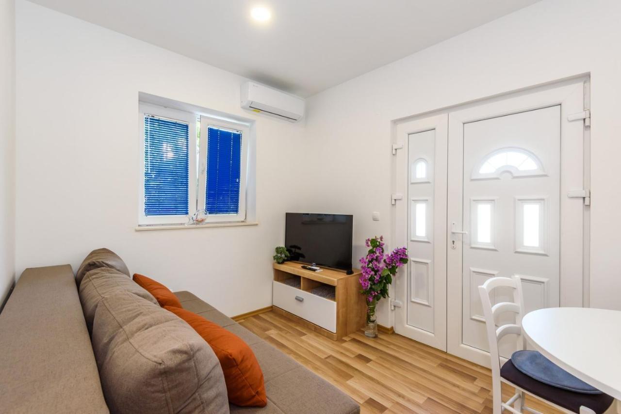 Apartment Dego Near Ploce, Riverfront, Parking Rogotin 외부 사진